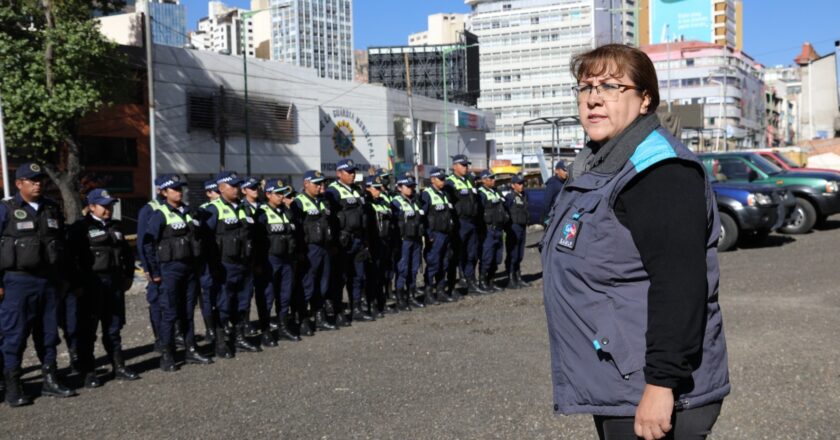 Por primera vez, una mujer asume como la Jefa de la Guardia Municipal de La Paz