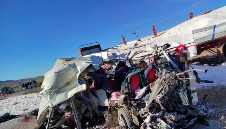 Accidente en la carretera Oruro-Potosí cobra la vida de más de 10 personas