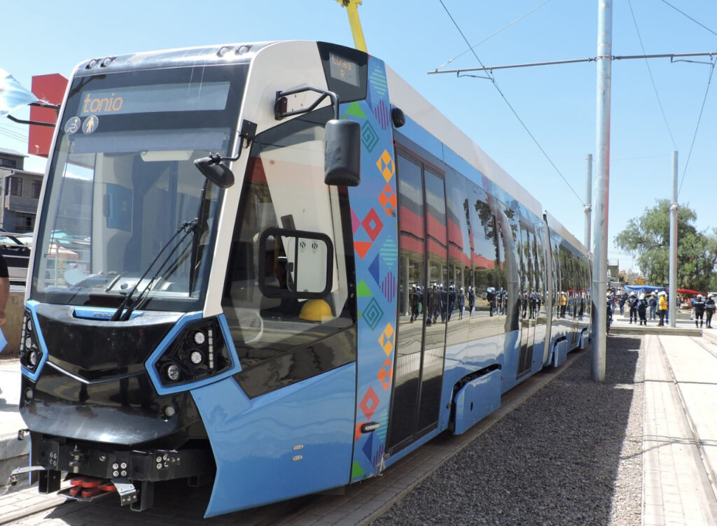 TREN METROPOLITANO