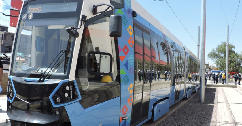 Tren Metropolitano: Planean ampliar la línea Roja hasta la Angostura y crear otras dos rutas hacia Sacaba y Tiquipaya