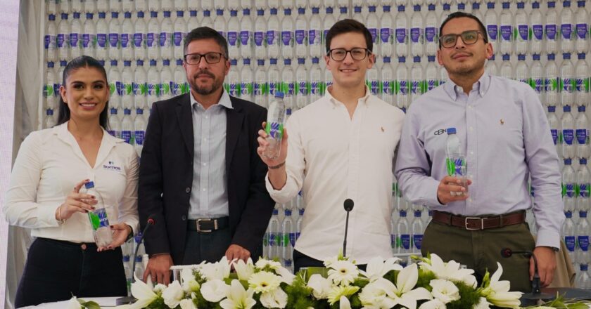 Agua SOMOS estrena nueva imagen de marca y convoca a los consumidores a sumarse a su causa social solidaria