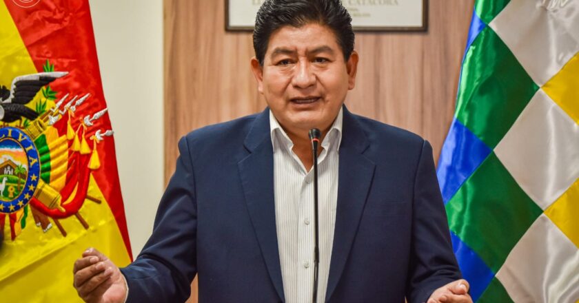 Gobierno paga Bs 12,1 millones a extrabajadores del Servicio de Caminos, “deuda de la era de Evo Morales”