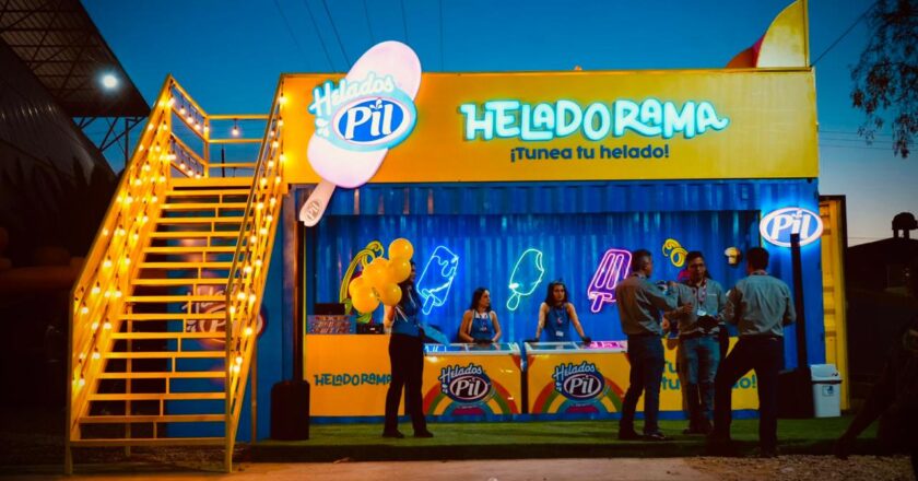 Los visitantes de la FEXCO pudieron “tunear su helado” en el stand de PIL