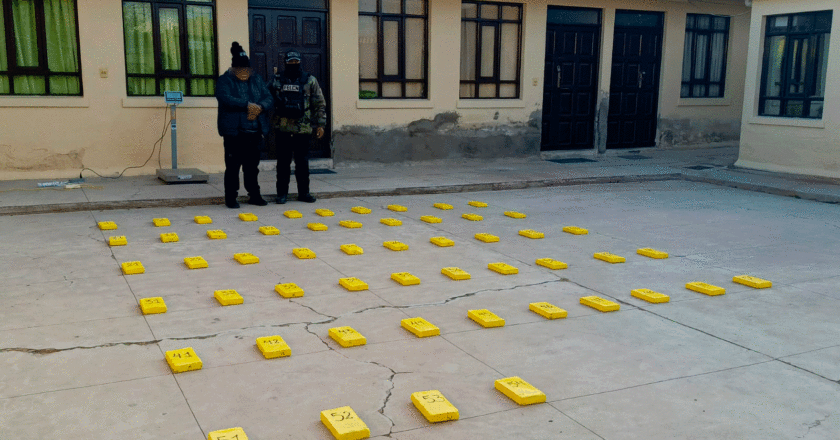 Hombre encontrado con más de 57 kilos de cocaína en la carretera Oruro a La Paz debe cumplir detención preventiva