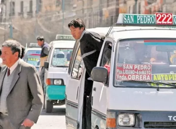 Transportistas advierten con incremento de pasajes a Bs 2 y Bs 3 en La Paz