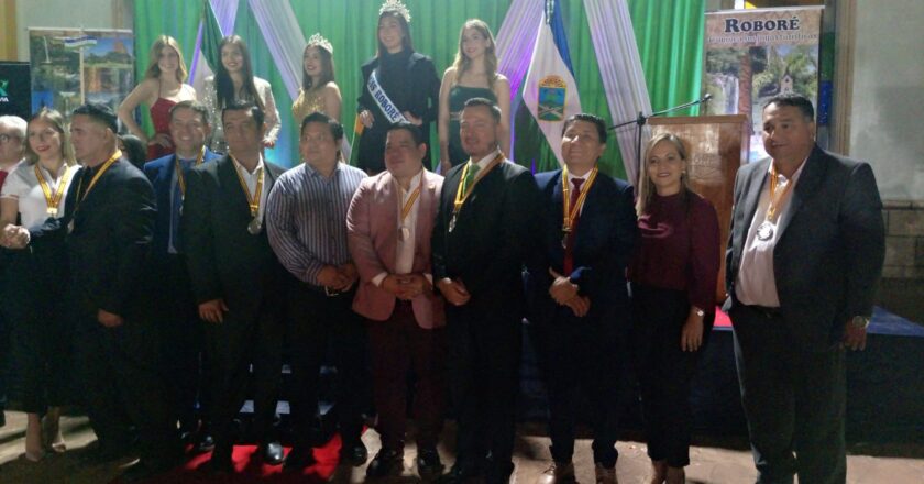 Fiscalía departamental de Santa Cruz recibió el «Premio a la Mejor Gestión Institucional del Departamento» y el Fiscal departamental fue declarado Huésped Ilustre del municipio de Roboré