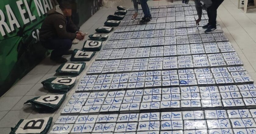 Fiscalía de Santa Cruz investiga a dos personas por el trafico de más de 400 kilos de cocaína