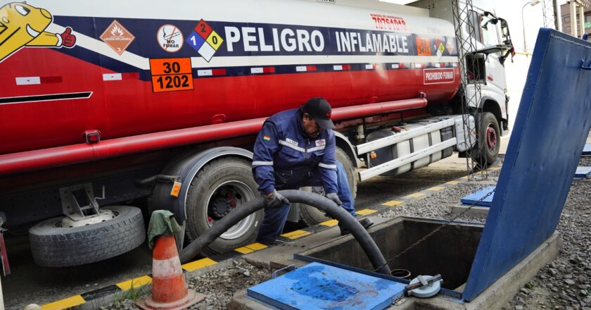 YPFB prevé ingreso de 40 millones de litros de diésel el fin de semana para equilibrar demanda