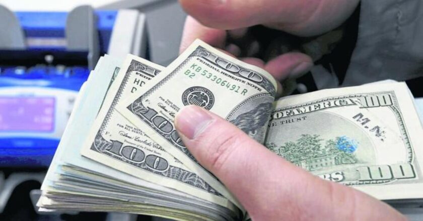 Acuerdo Público-Privado de 10 puntos contra la especulación del dólar