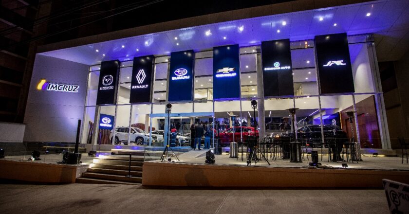 Imcruz celebra 40 años de trayectoria estrenando el primer showroom vertical y sostenible del país