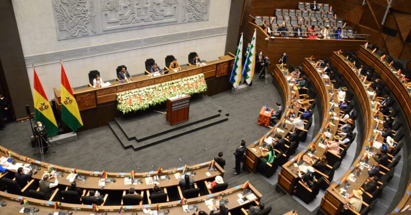 Arce denuncia actitud egoísta y envidiosa del Legislativo por no aprobar créditos para obras