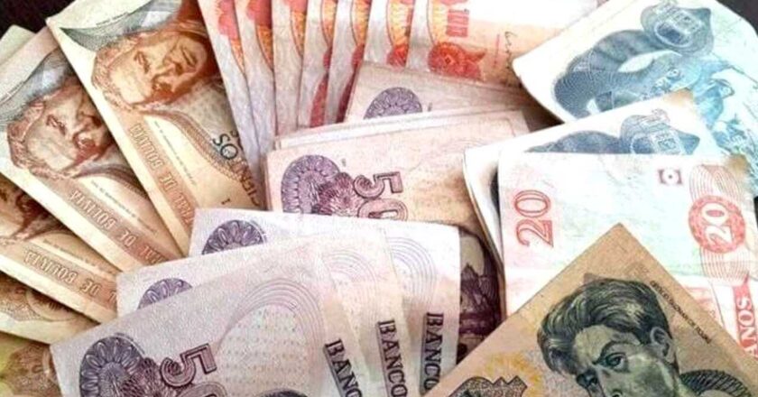 Gobierno rechaza modificar el tipo de cambio del dólar