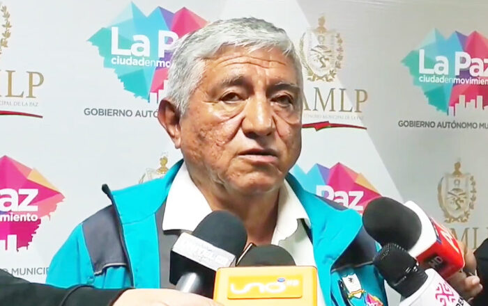 Alcalde Arias rechaza incremento en pasajes y anuncia nueva reunión tras fracaso de diálogo con transportistas
