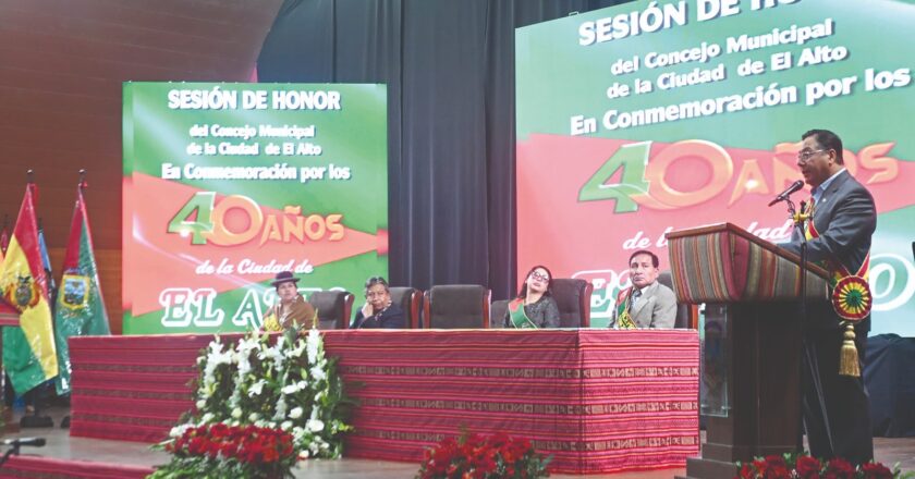 Arce anunció la Línea Carmesí del Teleférico y modernización del Aeropuerto de El Alto para fortalecer la conectividad
