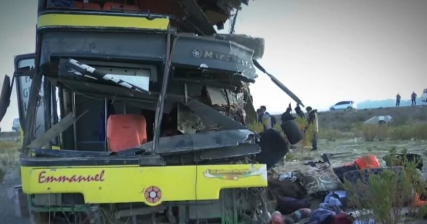 Fiscales colectan indicios en el lugar del accidente de buses donde fallecieron 37 personas