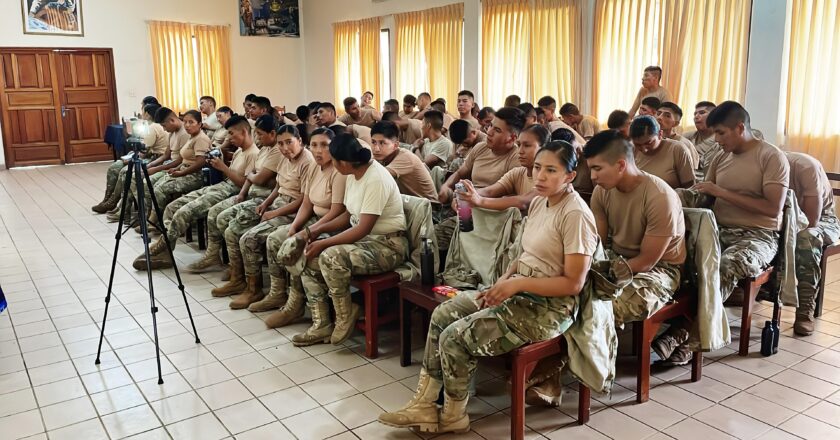 Fiscalía del Beni capacita a los alumnos del XI curso de Policía de Navegación sobre tipos de delitos