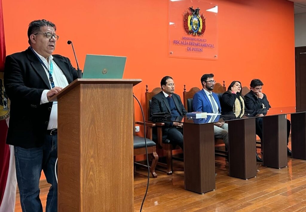 Potosí: Fiscales y policías se capacitan en la aplicación de la normativa financiera