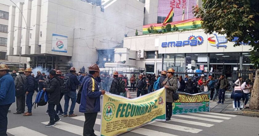 Cooperativas mineras de La Paz protestan por falta de combustible y advierten impacto económico