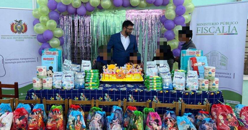 Fiscal Departamental de Potosí festeja el Día del Niño en el Centro de Acogida Niño de Praga