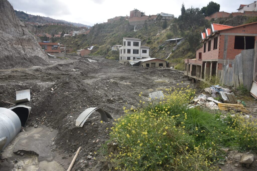 LÁPIDAS CEMENTERIO LOS ANDES