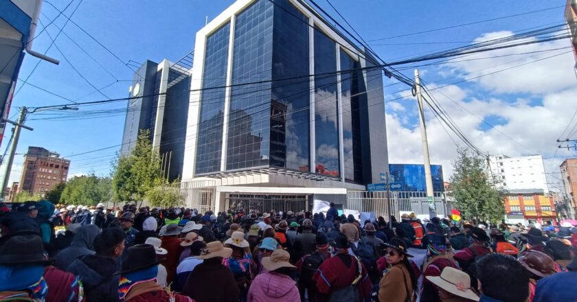 Movilización en El Alto exige respeto al debido proceso en litigio entre SOBOCE y FANCESA