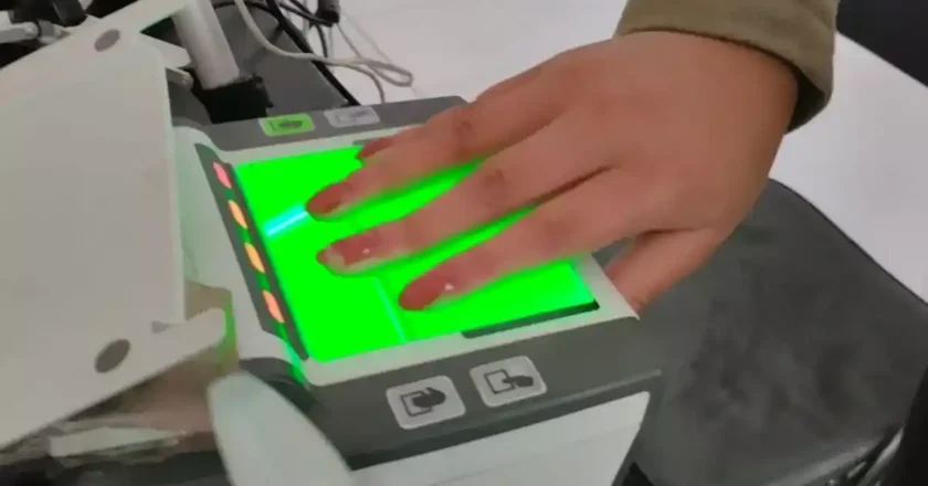 Bolivianos en el exterior ya pueden empadronarse para las elecciones generales del 17 de agosto