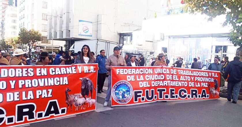 Carniceros de El Alto exigen cierre de Emapa y anuncian movilización nacional
