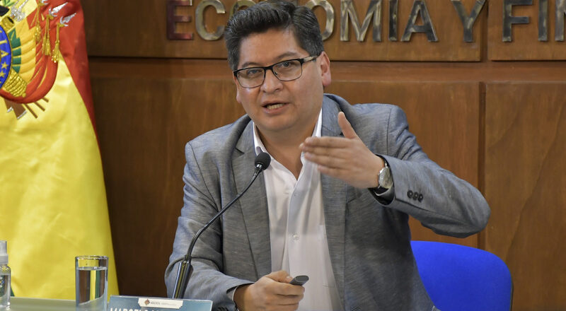 Gobierno garantiza pagos de deuda y abastecimiento de hidrocarburos pese a baja calificación de Moody’s