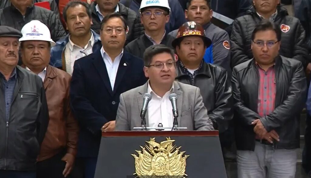 Gobierno y COB acuerdan incremento salarial del 10% al mínimo nacional y 5% al haber básico para 2025