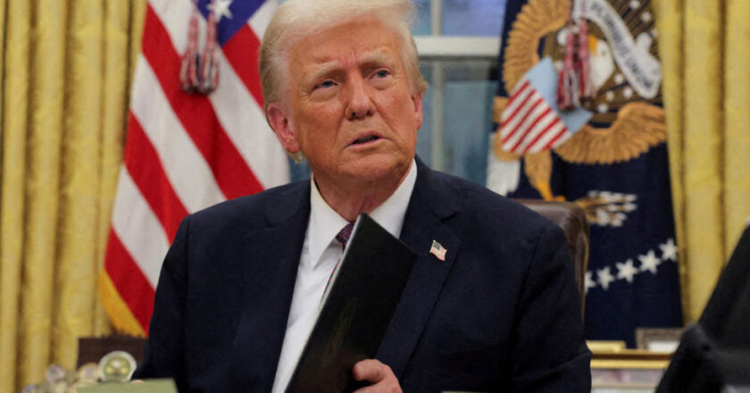Trump pausa durante 90 días la aplicación de los aranceles a los países, pero eleva los de China al 125%
