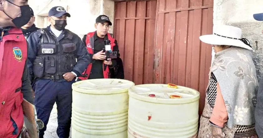 Encuentran 35 turriles de aceite ocultos en comercios de El Alto: vendían con sobreprecio