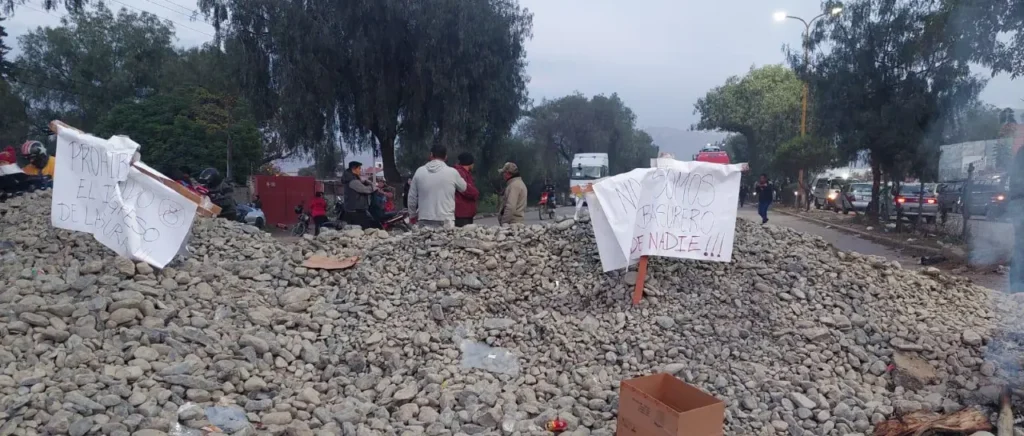 Cochabamba entre la basura y los bloqueos: crisis sanitaria sin solución a la vista