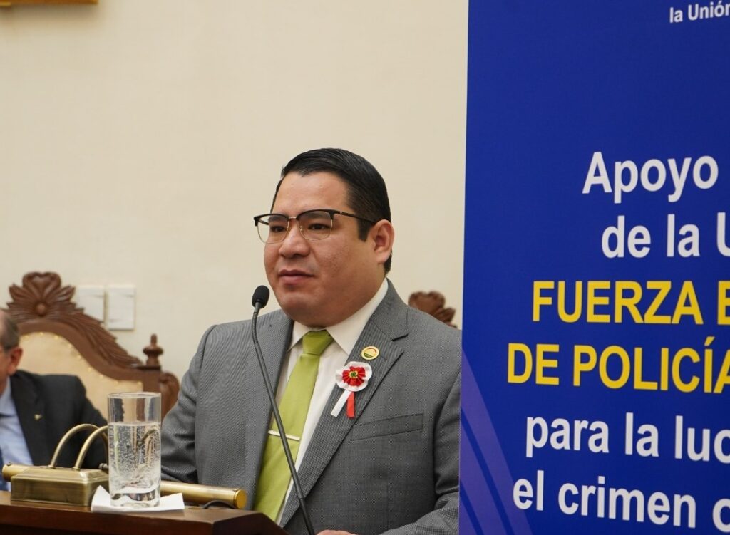 ROGER MARIACA