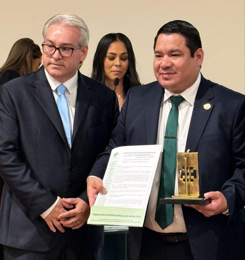 ROGER MARIACA