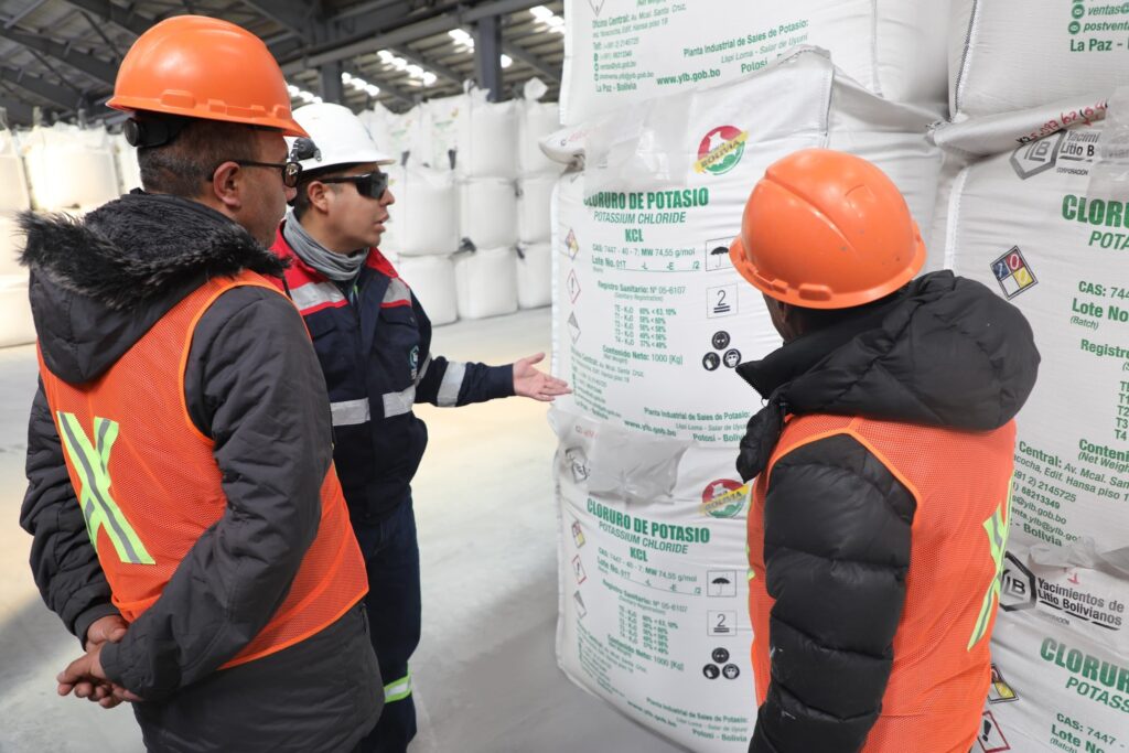 Comcipo constata operación continua en plantas de litio y llama a conocer el complejo industrial en Uyuni