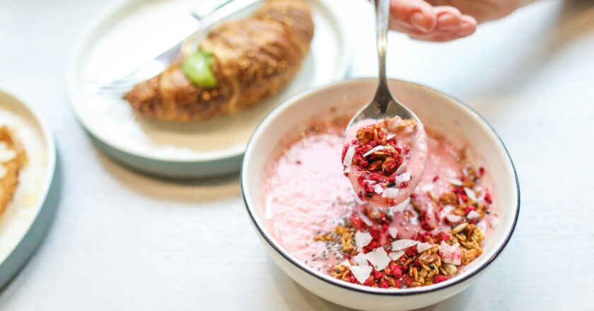 Cinco razones por las que el yogurt es el aliado perfecto para una alimentación saludable y sin complicaciones