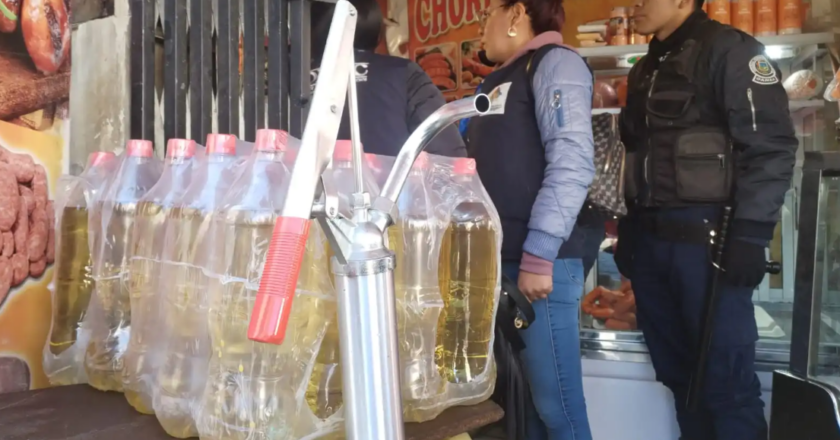 Intendencia de El Alto decomisa aceite sin registro sanitario y detecta irregularidades en la venta de carne y pollo