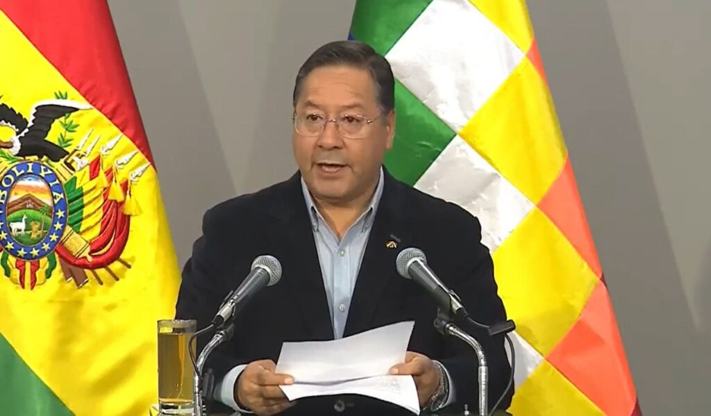 Luis Arce renuncia a su candidatura presidencial y llama a la unidad de la izquierda