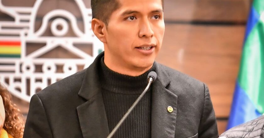 Andrónico Rodríguez advierte que aprobación de créditos no resolverá la crisis económica