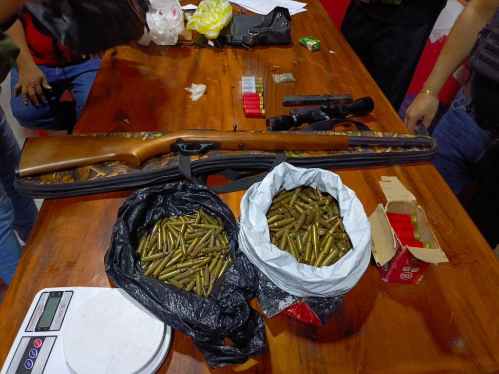 BALAS, ARMAS
