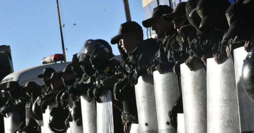 FF.AA. y Policía seguirán en Llallagua hasta que se garantice la normalidad, anuncia el Gobierno