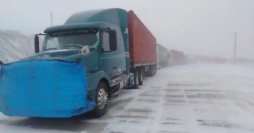 Reabren paso fronterizo Chungará-Tambo Quemado tras cierre por nevadas