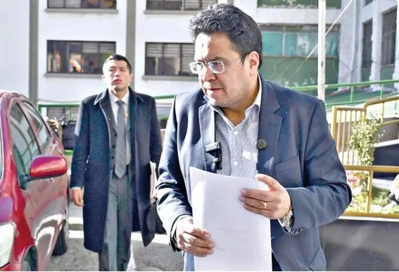 César Siles es aprehendido y aguarda su audiencia por caso de consorcio judicial