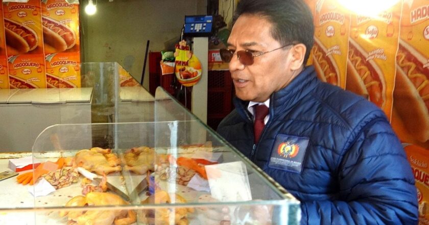 Gobierno plantea que precio del pollo debería bajar a Bs18,50 y advierte sobre factores que inciden en el costo