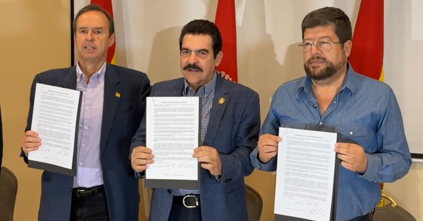 Tres candidatos firman Acuerdo por el Bien Común para defender la democracia en Bolivia