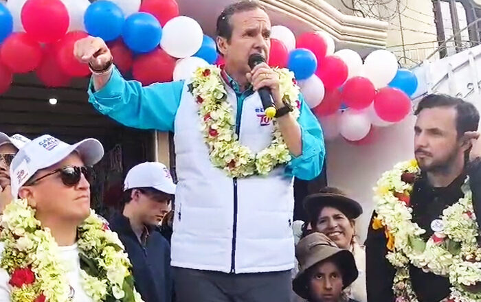 Tuto Quiroga promete entregar título de propiedad popular a cada boliviano