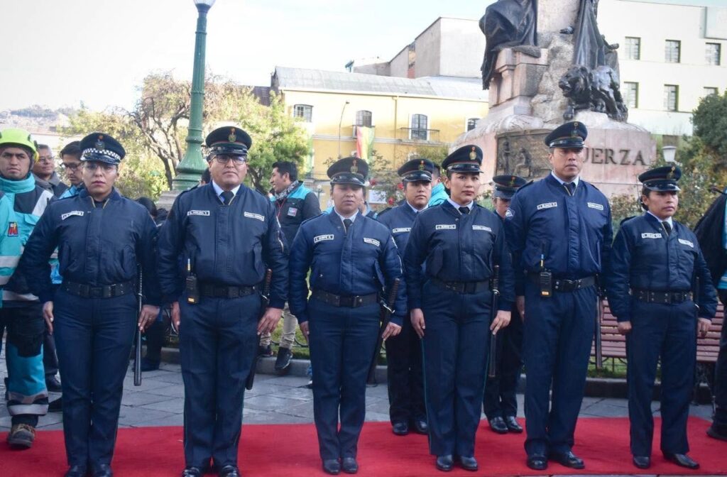 IZA DE BANDERA EN INICIO DE LAS FIESTAS JULIAS