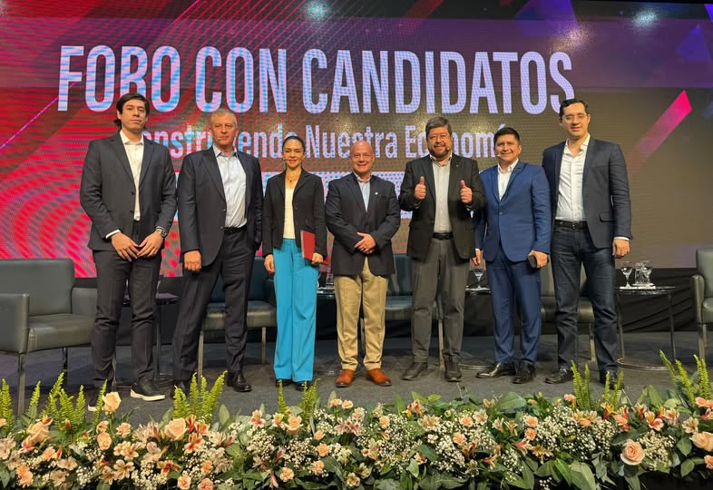 FORO CON EXPORTADORES EN SANTA CRUZ