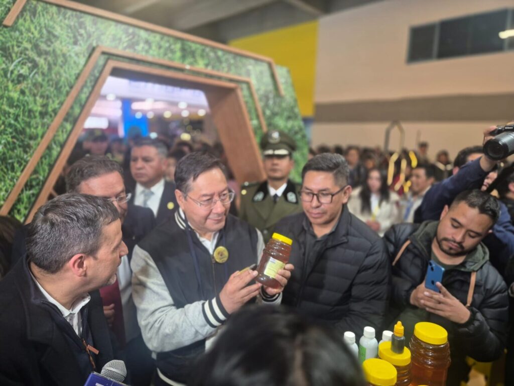 LA PAZ EXPONE BICENTENARIO
