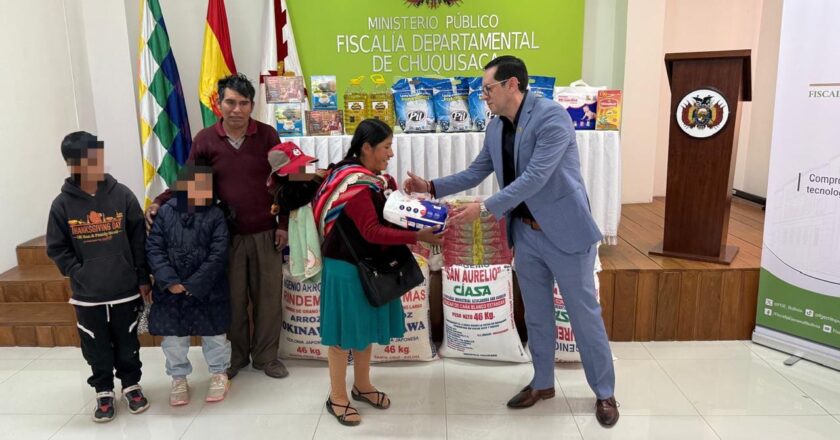 Fiscalía de Chuquisaca entrega víveres a niños en situación de vulnerabilidad